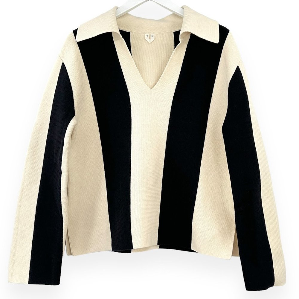 Arket Black and Cream V-Neck Sweater